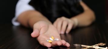 سم زدایی متادون با بیهوشی: ترک بدون درد (در خواب) | کلینیک آنامیس